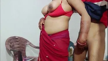 Bhabhi In Saree Giving Dick Massage And Fucking